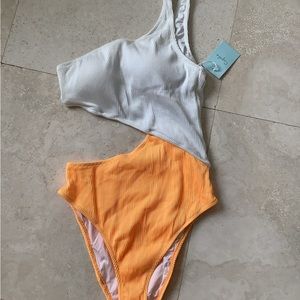 Cupshe 1 piece. Never worn